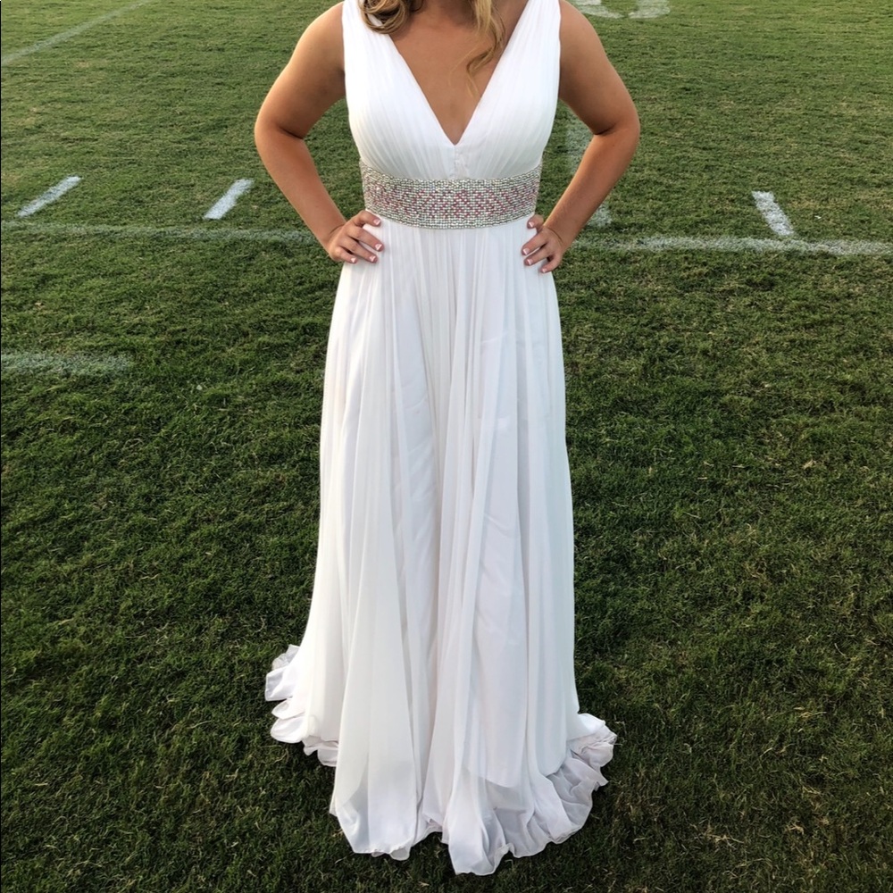 Beautiful Jovani Formal with sequined waistband!